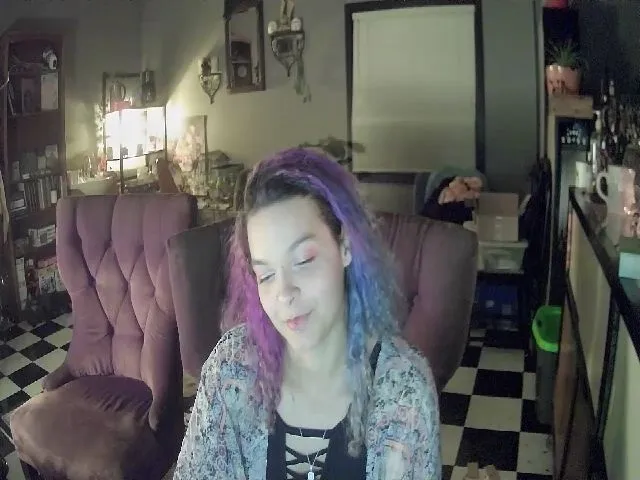 Live sex webcam photo for ThickyNikki7 #272825888