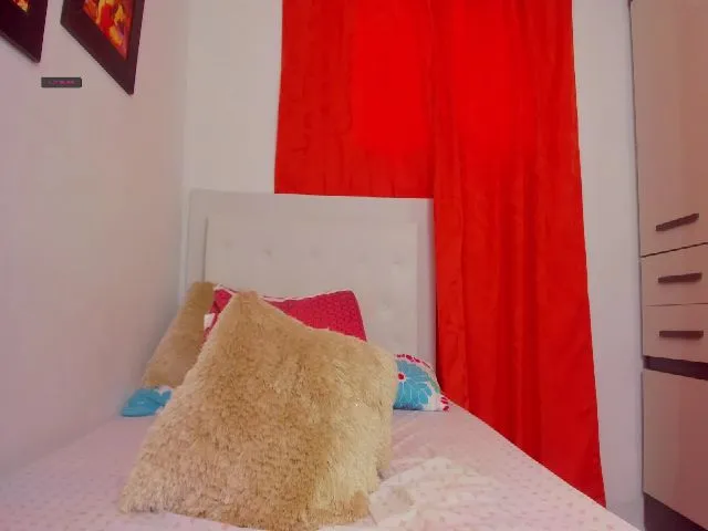 Live sex webcam photo for Tifany_horny9 #271750241