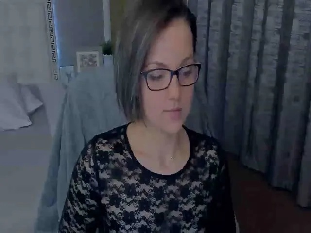 Live sex webcam photo for TiffanyRioxxx #272335500