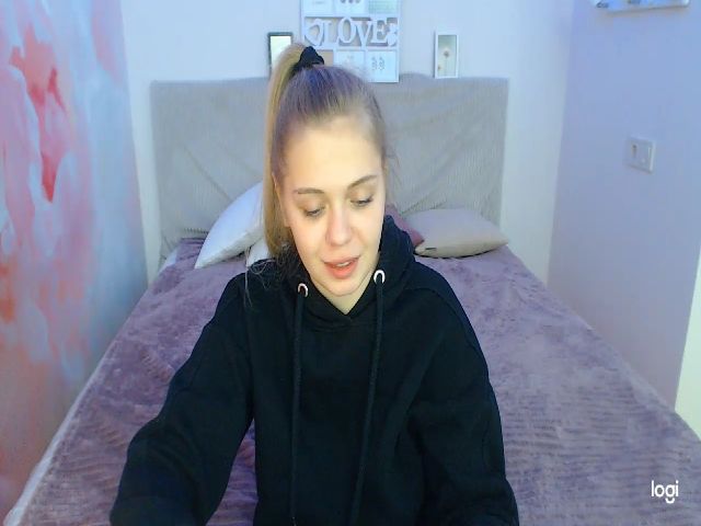 Live sex webcam photo for TiffanyThoms #272723601