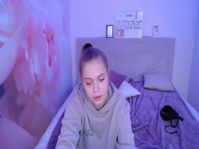 Live sex webcam photo for TiffanyThoms #272742239