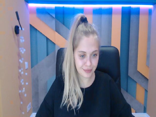 Live sex webcam photo for TiffanyThoms #272776718