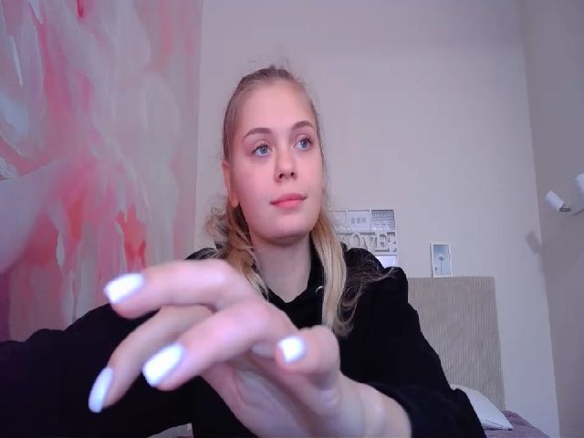 Live sex webcam photo for TiffanyThoms #272788041