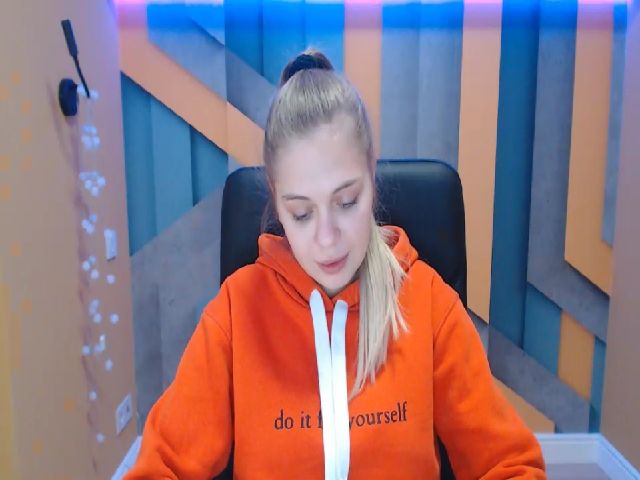 Live sex webcam photo for TiffanyThoms #272800343