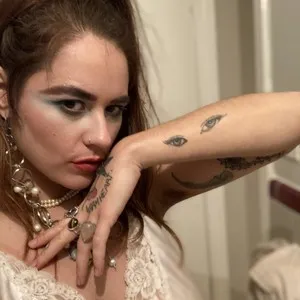 Live sex webcam photo for Tigerlily228 #291718829