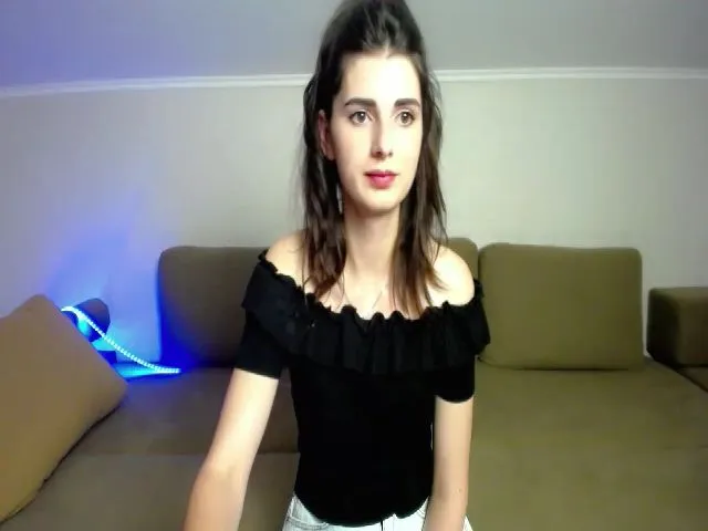 Live sex webcam photo for TinaBeckham #274100491
