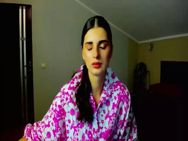 Live sex webcam photo for TinaBeckham #274251379