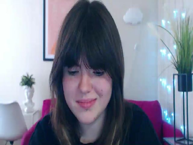 Live sex webcam photo for TinaTomson #272214921