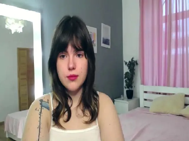 Live sex webcam photo for TinaTomson #272328525