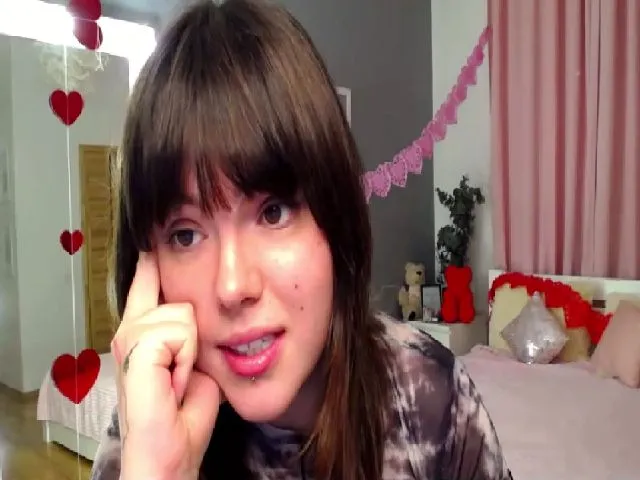 Live sex webcam photo for TinaTomson #272455061