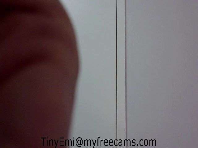 Live sex webcam photo for TinyEmi #271927704