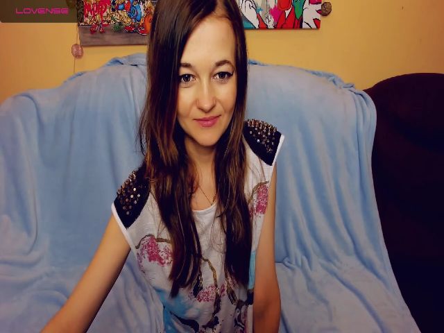 Live sex webcam photo for TinyKrisss #271718760