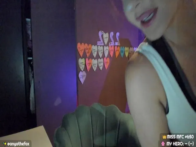 Live sex webcam photo for TitsTheSeason #272018202