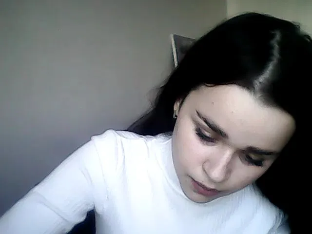 Live sex webcam photo for TomaMur #272410207