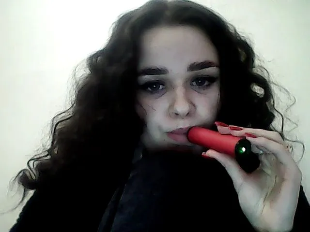 Live sex webcam photo for TomaMur #272437703