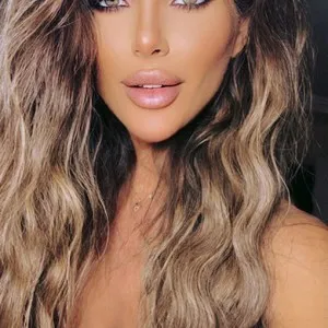 Live sex webcam photo for TotalBella #278255441