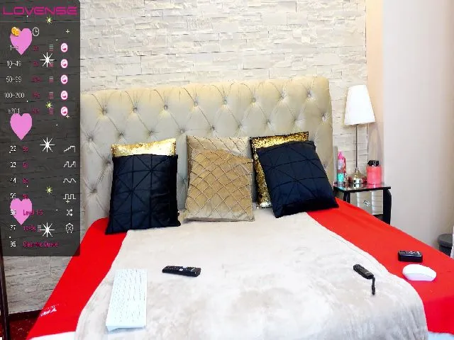 Live sex webcam photo for TrinityBliss #274644270