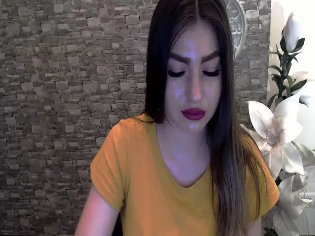 Live sex webcam photo for Trinny_Love #273303050