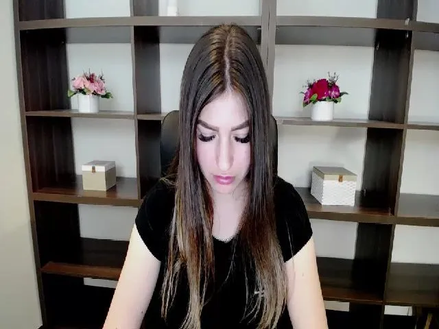 Live sex webcam photo for Trinny_Love #273461837