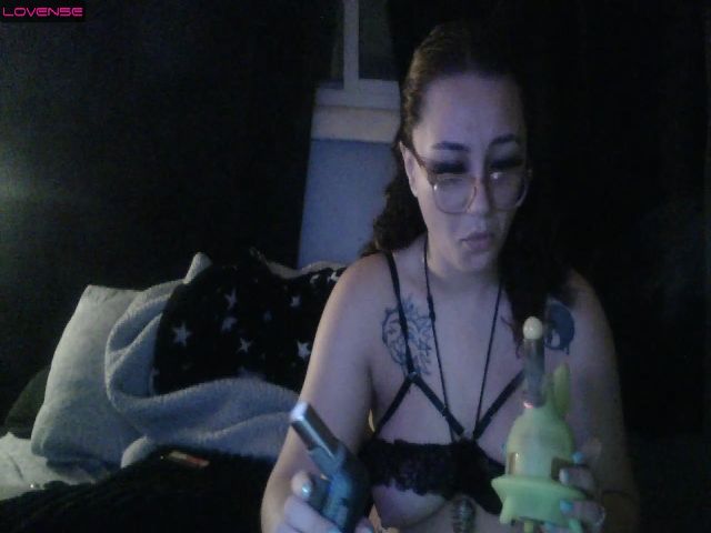 Live sex webcam photo for Trippyxxx420 #274456220