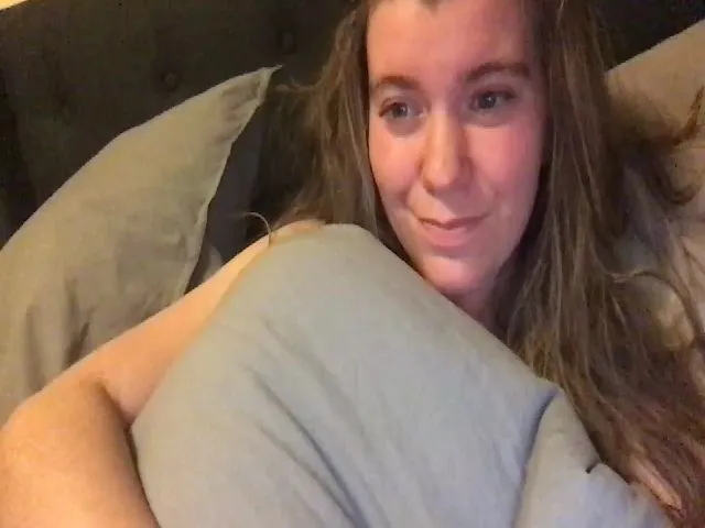 Live sex webcam photo for Trixiegirl3 #271705690