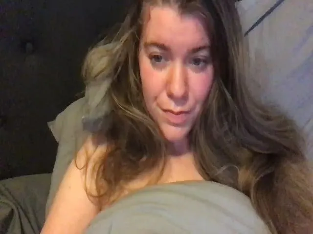 Live sex webcam photo for Trixiegirl3 #271740140
