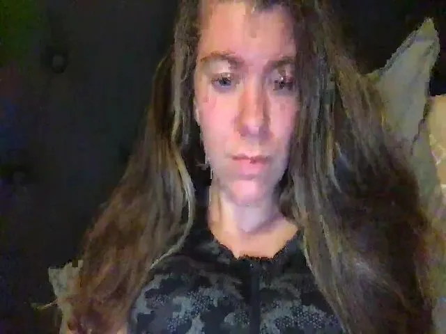 Live sex webcam photo for Trixiegirl3 #271743595