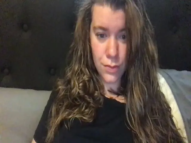 Live sex webcam photo for Trixiegirl3 #272033518
