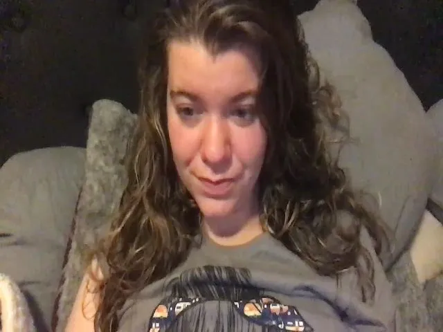 Live sex webcam photo for Trixiegirl3 #272307104
