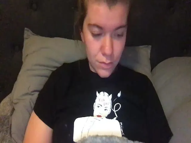 Live sex webcam photo for Trixiegirl3 #272372949