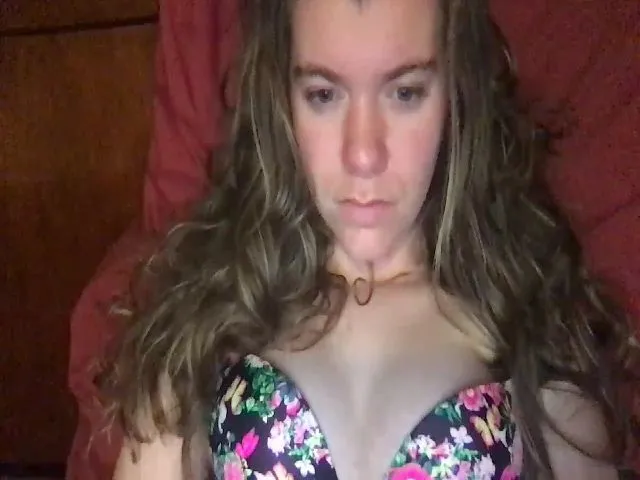 Live sex webcam photo for Trixiegirl3 #272424081
