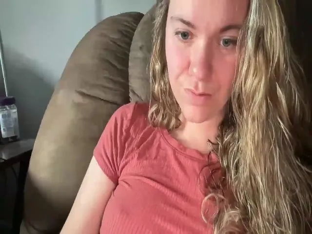 Live sex webcam photo for Trixiegirl3 #272919220