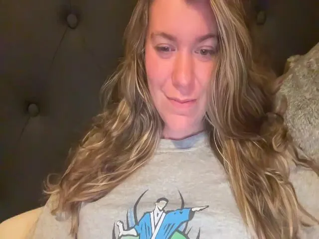 Live sex webcam photo for Trixiegirl3 #272966464