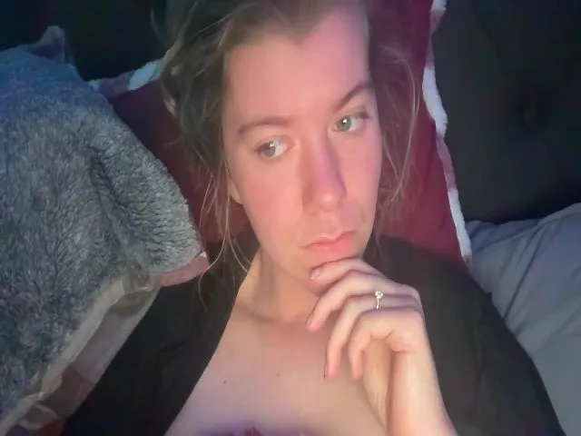 Live sex webcam photo for Trixiegirl3 #273174760