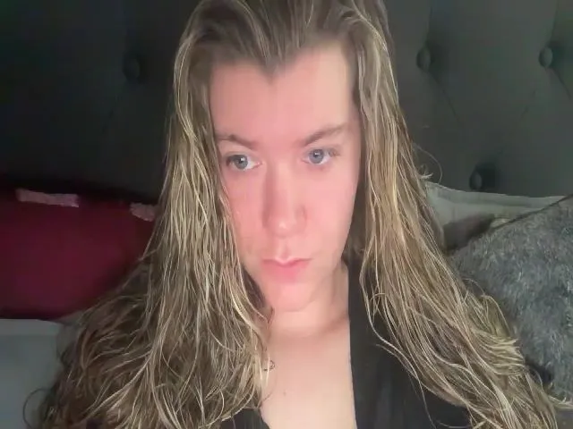 Live sex webcam photo for Trixiegirl3 #273213331