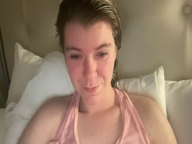 Live sex webcam photo for Trixiegirl3 #273289740