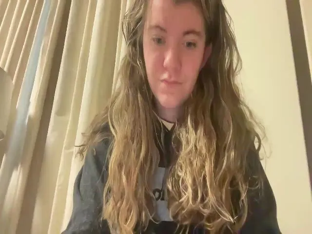 Live sex webcam photo for Trixiegirl3 #273312314