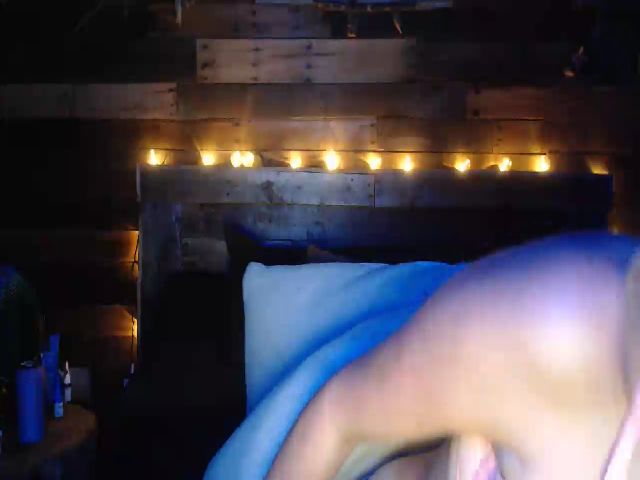 Live sex webcam photo for TrueHalo #274285442