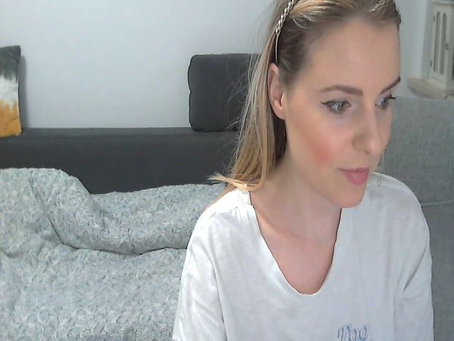 Live sex webcam photo for TrueMissKate #272399355