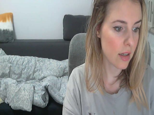 Live sex webcam photo for TrueMissKate #272576260