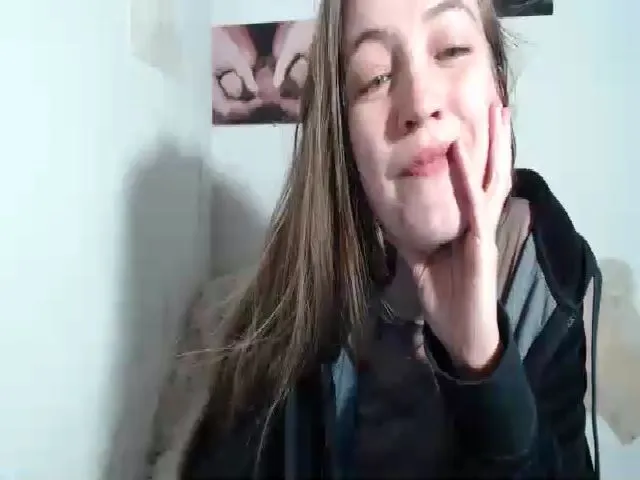 Live sex webcam photo for Umi__ #273450708