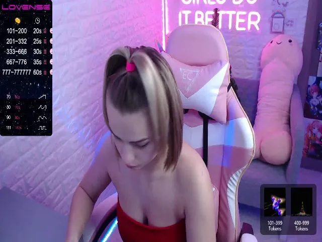 Live sex webcam photo for UnicornGirl_ #271839160
