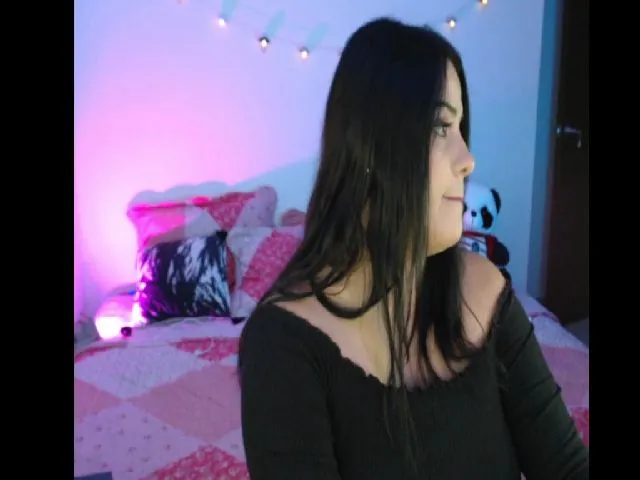 Live sex webcam photo for VALENTI_FE #273008764