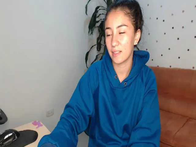 Live sex webcam photo for Valentina05 #273334362