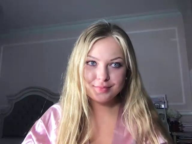 Live sex webcam photo for ValentinaMay #274404969