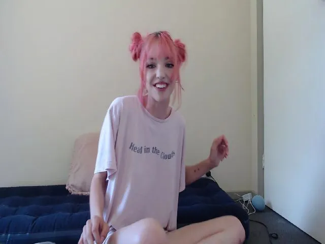 Live sex webcam photo for ValentineMae #272325615