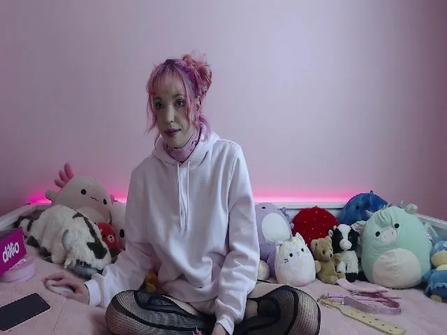 Live sex webcam photo for ValentineMae #273845767