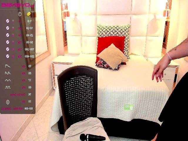 Live sex webcam photo for Valeriesaenz1 #272553943