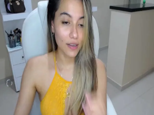 Live sex webcam photo for Valery_dollx #272286820