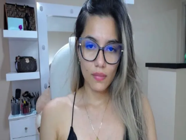 Live sex webcam photo for Valery_dollx #272354966